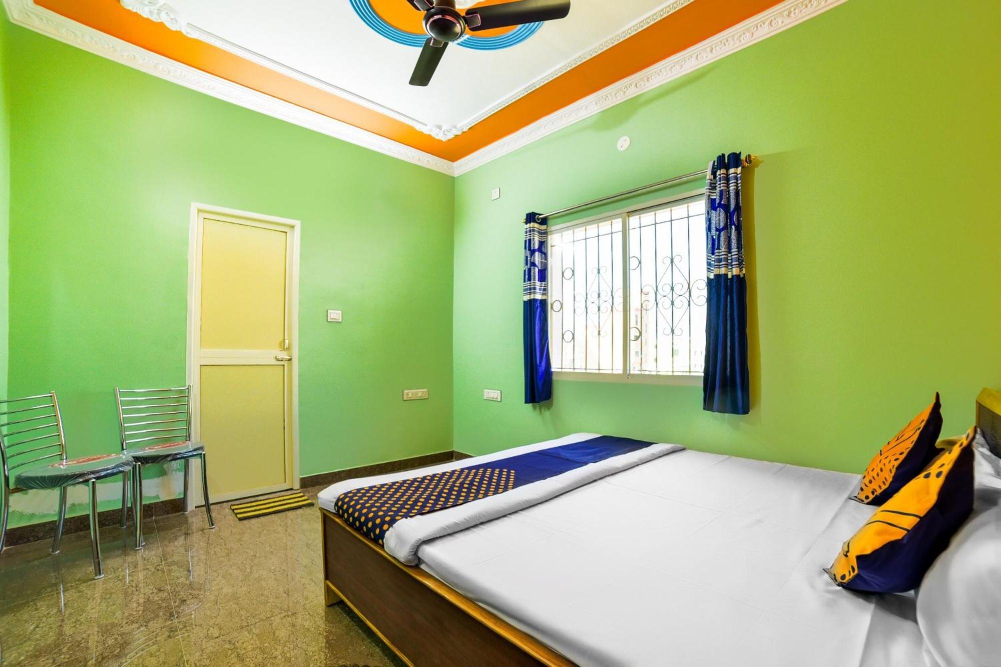 Spot On Devlok Guest House Patna  Exterior photo